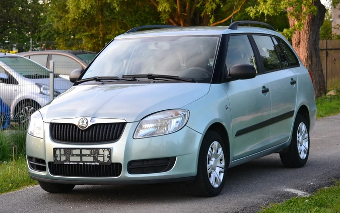 Skoda Fabia cena 13300 przebieg: 114385, rok produkcji 2010 z Chojnów małe 301